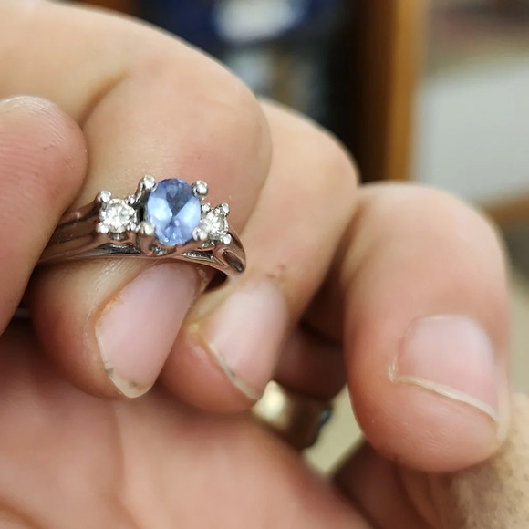 409915 10k wg diam and blue cz ring